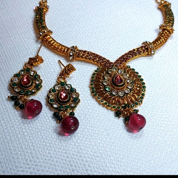 Antique Gold Plated Necklace set - Picture 5 of 6